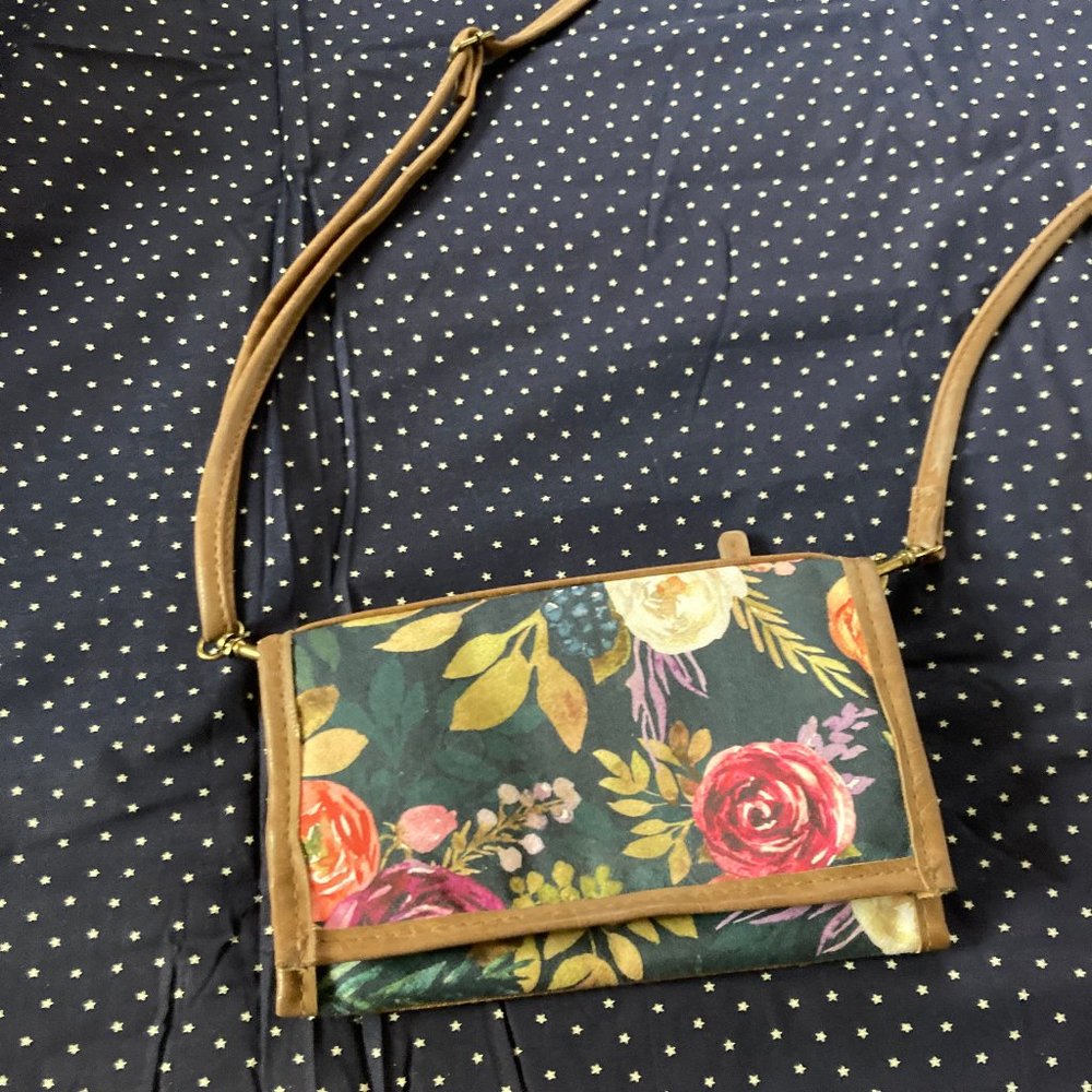 Donna Sharp Quilted crossbody wallet/purse